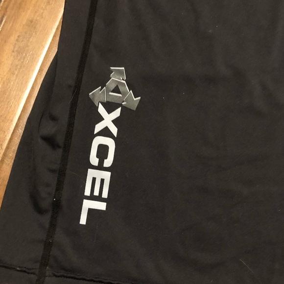 XCEL UV Protection Rashguard - Picture 3 of 5